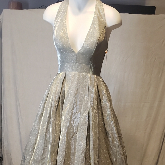 By IEENA for Mac Duggal   dress silver - Picture 5 of 7